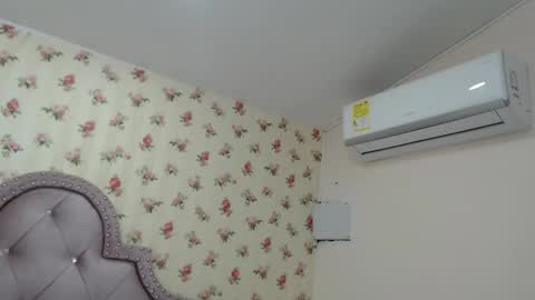 Milf Latina online show from 11, 4, 2026