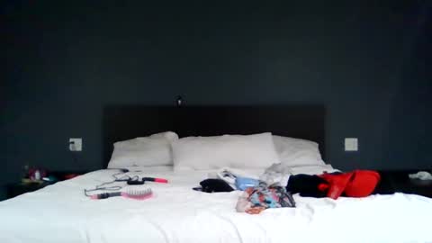 Snapshot of crystalbarbie214 chatting on 17, 11, 2025 crystalbarbie214 online show from 17, 11, 2025