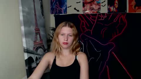 Snapshot of crystalgirl__ chatting on 17, 10, 2025 Stella online show from 17, 10, 2025