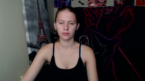 Snapshot of crystalgirl__ chatting on 18, 10, 2025 Stella online show from 18, 10, 2025