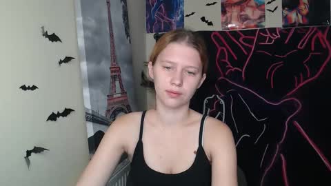 Snapshot of crystalgirl__ chatting on 29, 10, 2025 Stella online show from 29, 10, 2025