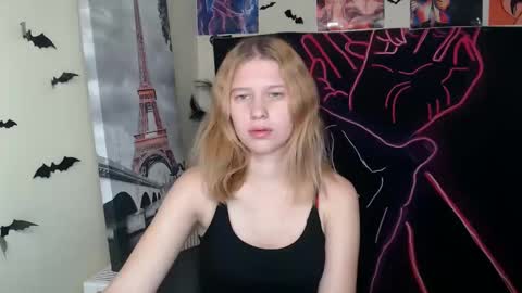 Snapshot of crystalgirl__ chatting on 30, 10, 2025 Stella online show from 30, 10, 2025