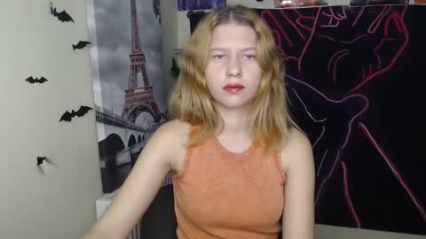 Snapshot of crystalgirl__ chatting on 3, 11, 2025 Stella online show from 3, 11, 2025