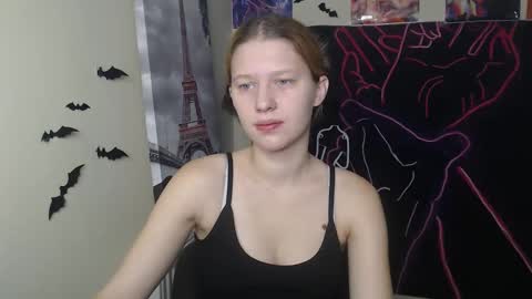 Snapshot of crystalgirl__ chatting on 12, 11, 2025 Stella online show from 12, 11, 2025