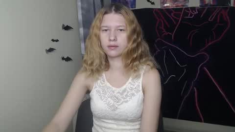 Snapshot of crystalgirl__ chatting on 20, 11, 2025 Stella online show from 20, 11, 2025