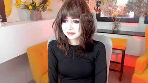 Snapshot of crystallbloom chatting on 20, 10, 2025 crystallbloom online show from 20, 10, 2025