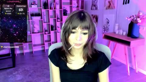 Snapshot of crystallbloom chatting on 10, 11, 2025 crystallbloom online show from 10, 11, 2025