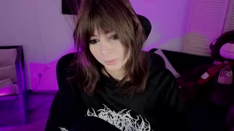 Snapshot of crystallbloom chatting on 8, 2, 2026 crystallbloom online show from 8, 2, 2026