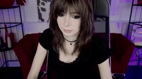 Snapshot of crystallbloom chatting on 4, 3, 2026 crystallbloom online show from 4, 3, 2026