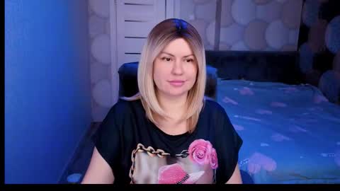 Snapshot of crystallleyes chatting on 30, 9, 2025 CrystalllEyes online show from 30, 9, 2025
