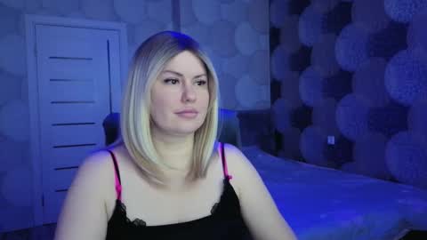 Snapshot of crystallleyes chatting on 11, 10, 2025 CrystalllEyes online show from 11, 10, 2025