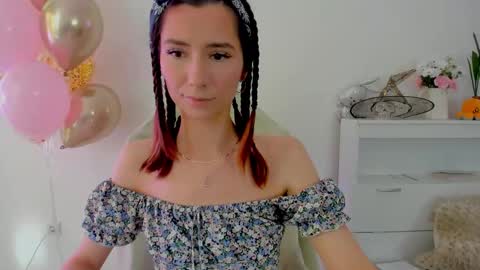 Snapshot of crystalnut chatting on 19, 10, 2025 Maria online show from 19, 10, 2025
