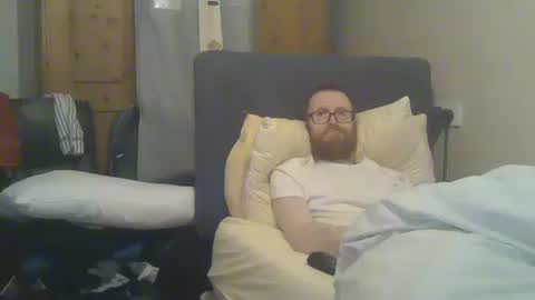 Snapshot of cs014g8493 chatting on 23, 9, 2025 chris online show from 23, 9, 2025