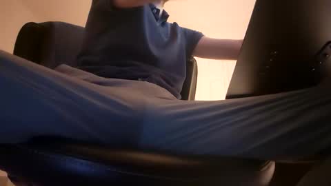 Snapshot of cumddy93 chatting on 16, 10, 2025 cumddy93 online show from 16, 10, 2025
