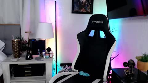 cumguzzlingskank online show from 7, 3, 2026