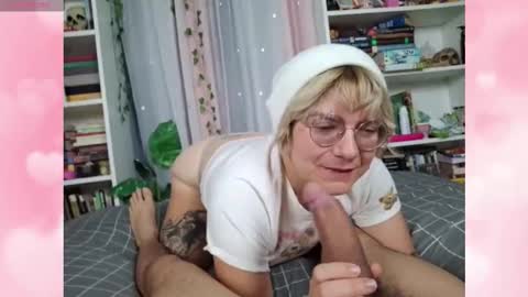 Snapshot of cumslutpawg chatting on 19, 10, 2025 cumslutpawg online show from 19, 10, 2025