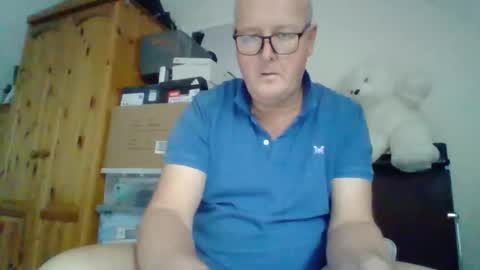 Snapshot of curiousax77 chatting on 24, 11, 2025 curiousax77 online show from 24, 11, 2025