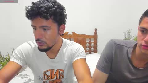 Snapshot of curioustr8twink chatting on 25, 11, 2025 curioustr8twink online show from 25, 11, 2025