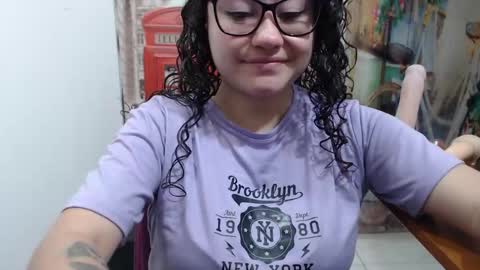 Snapshot of curly_greeneyed chatting on 16, 10, 2025 Vannesa online show from 16, 10, 2025