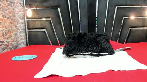 Alyanna  online show from 18, 10, 2025