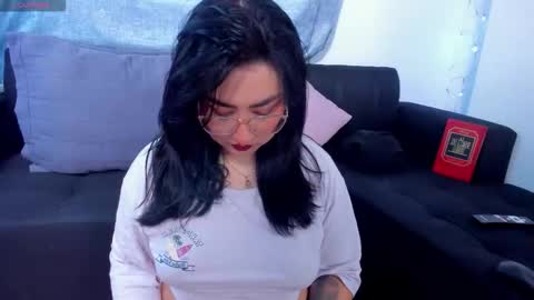 Snapshot of curvybaddie chatting on 4, 11, 2025 A online show from 4, 11, 2025