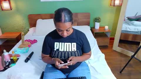 Snapshot of curvyebonyy_ chatting on 19, 10, 2025 Danna online show from 19, 10, 2025