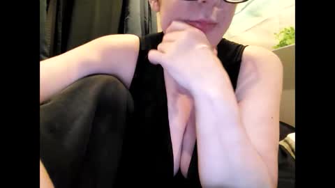 Snapshot of curvymomy69 chatting on 12, 3, 2025 Milfmomma online show from 12, 3, 2025