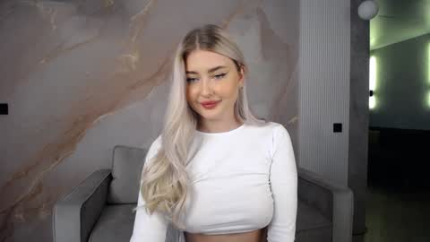 Snapshot of cute18cute chatting on 5, 12, 2024 Kira  online show from 5, 12, 2024