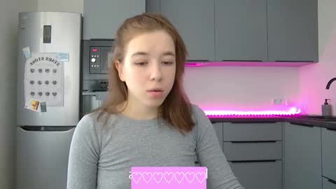 Snapshot of cute_beauty chatting on 25, 10, 2025 Amanda online show from 25, 10, 2025