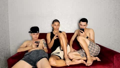 Snapshot of cute_boys18 chatting on 17, 2, 2025 ARTURO-18 MATIAS-18 NIKOLAY-19 HADES-18 GABO-19 online show from 17, 2, 2025