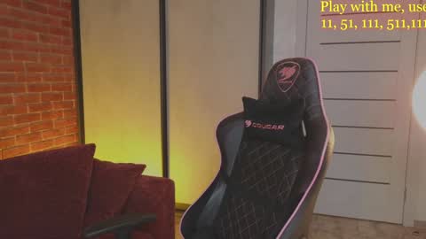 Everyday stream in the same time online show from 4, 12, 2024