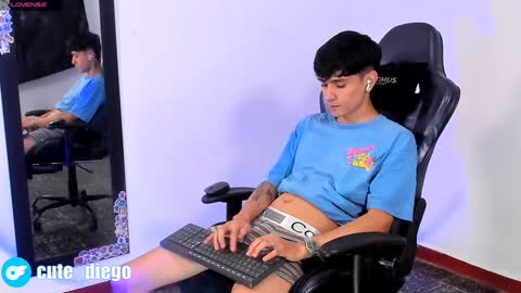 Snapshot of cute_diego_ chatting on 10, 12, 2024 Diego online show from 10, 12, 2024