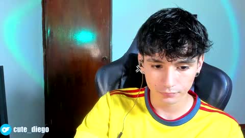 Snapshot of cute_diego_ chatting on 19, 12, 2024 Diego online show from 19, 12, 2024