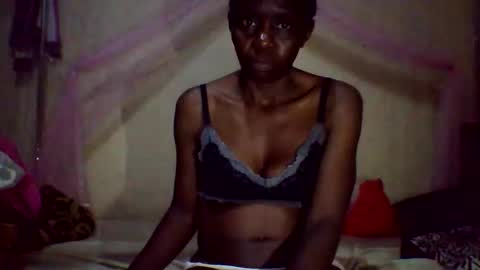 Snapshot of cute_divah4 chatting on 13, 10, 2025 cute_divah4 online show from 13, 10, 2025