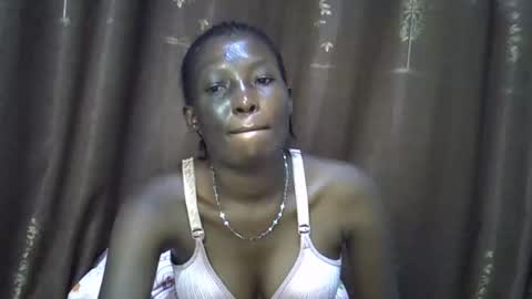 Snapshot of cute_emmy1 chatting on 13, 10, 2025 cute_emmy1 online show from 13, 10, 2025