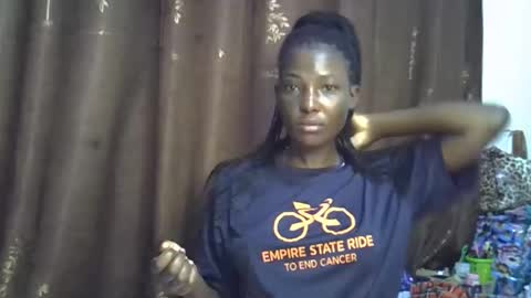 Snapshot of cute_emmy1 chatting on 2, 11, 2025 cute_emmy1 online show from 2, 11, 2025