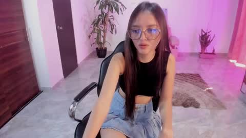 Bella Fox online show from 17, 12, 2025