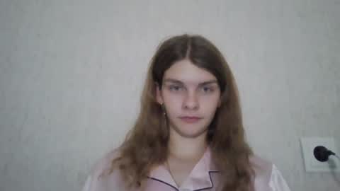 cute_kitte online show from 15, 12, 2024