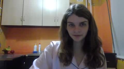 cute_kitte online show from 18, 12, 2024