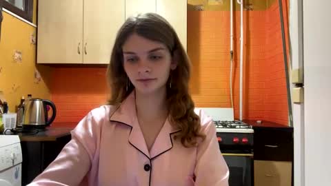 cute_kitte online show from 6, 1, 2025