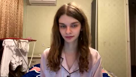 cute_kitte online show from 26, 9, 2025