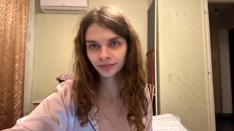 cute_kitte online show from 14, 10, 2025