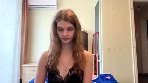 cute_kitte online show from 16, 11, 2025