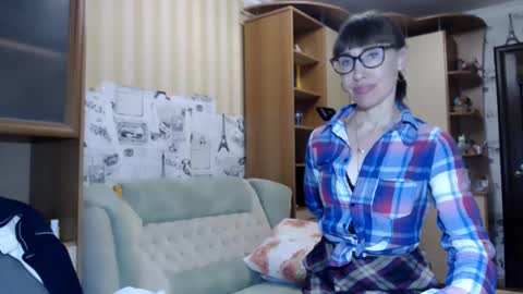 cute_lion_ online show from 8, 12, 2024