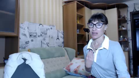 cute_lion_ online show from 9, 12, 2024