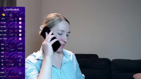 cute_lion_ online show from 12, 12, 2024