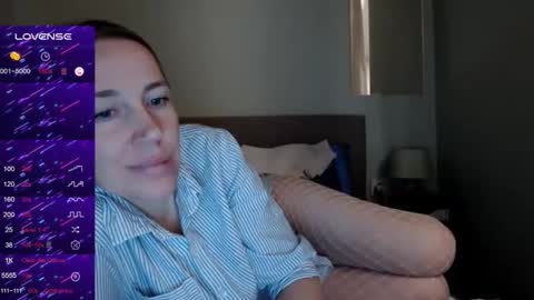 cute_lion_ online show from 12, 12, 2024
