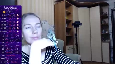cute_lion_ online show from 31, 12, 2024