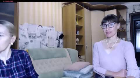 cute_lion_ online show from 10, 11, 2025