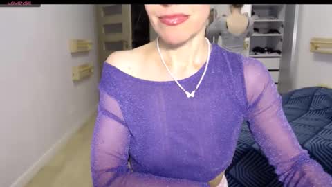 cute_lion_ online show from 21, 12, 2025